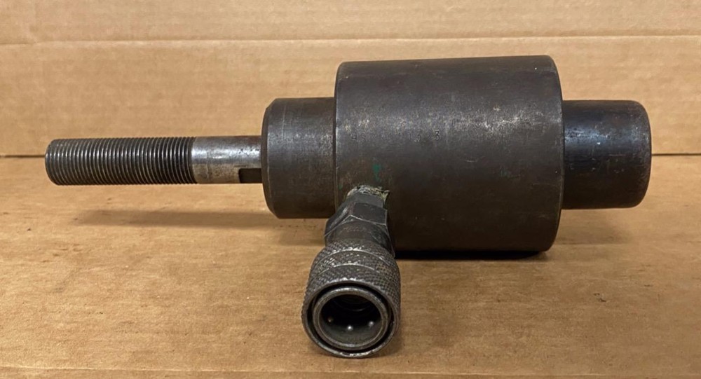 GREENLEE HYDRAULIC RAM KNOCKOUT 746- USED.