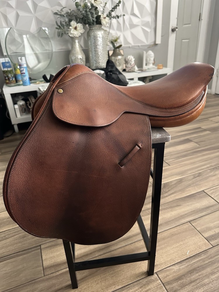 Jump saddle