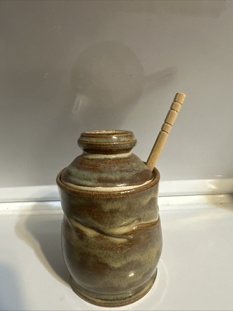 Pre-owned Ceramic Art Studio Honey Pot  W/ Honey Stick. Signed