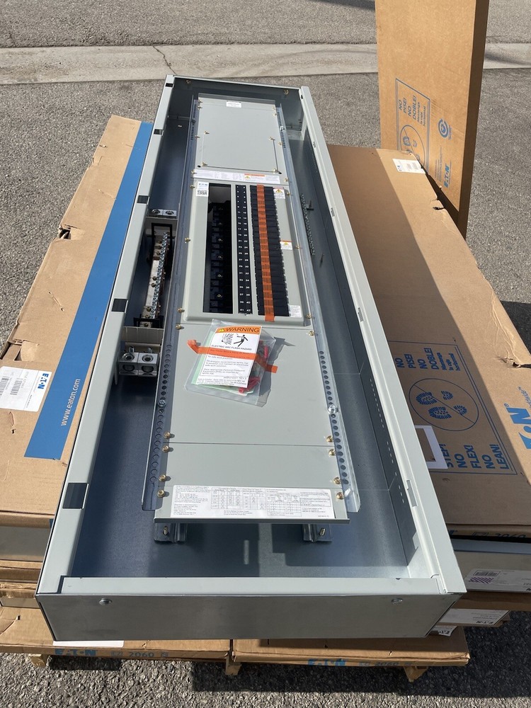 1-400 AMP 480V MAIN LUG PANELBOARD 42 SPACE 3PHASE 4WIRE COMPLETE PANEL