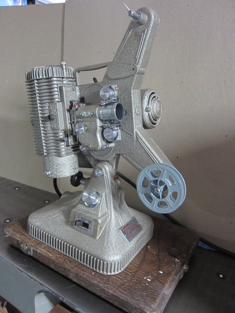 Vintage Keystone Commander Deluxe Model K-108 Projector W/Case Working Condition