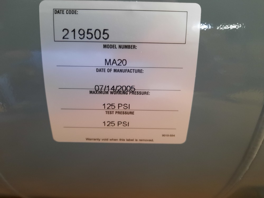 AMTROL 20 GALLON HORIZONTAL STORAGE TANK - 125 PSI