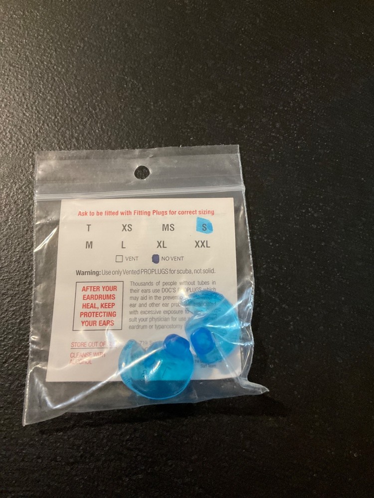 ear plugs keeps water out size small