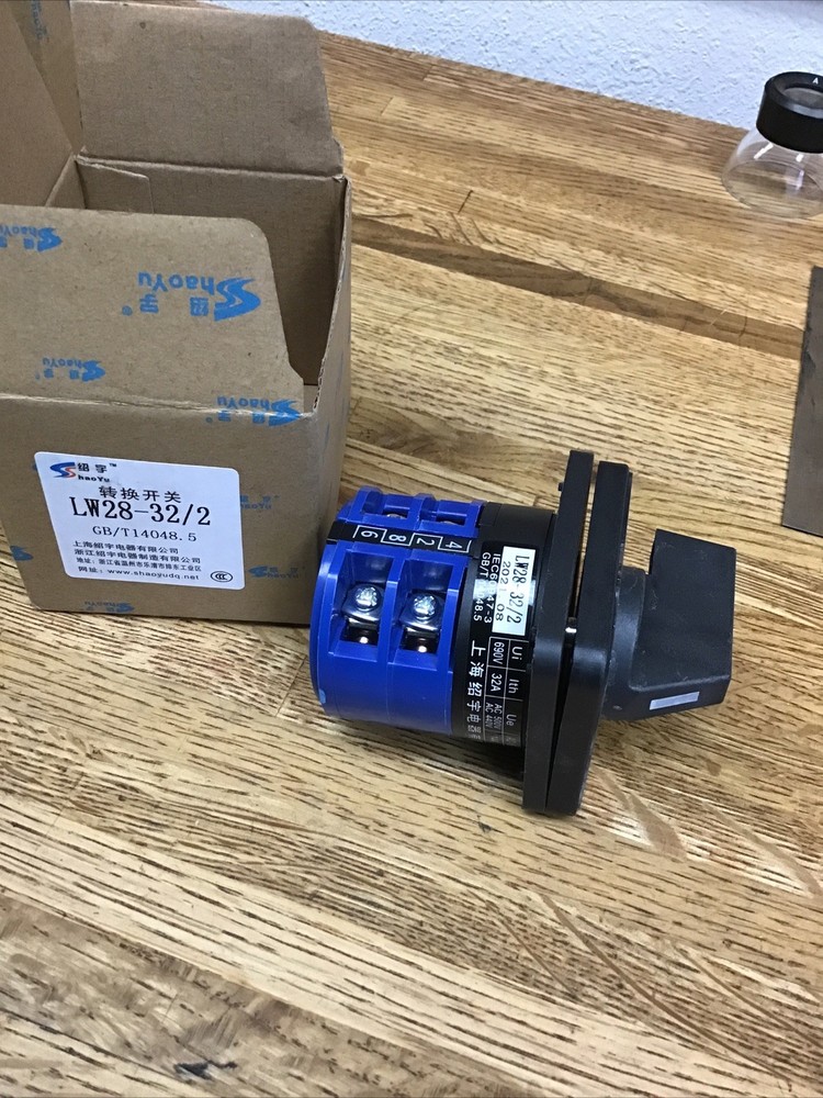 Rotary Cam Changeover Switch LW28-32/2