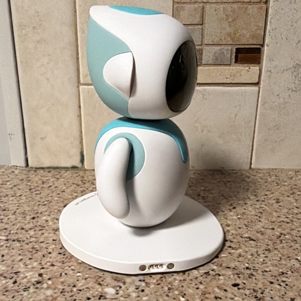 Energize Lab Eilik Interactive Robot Toy White Blue USB Rechargeable