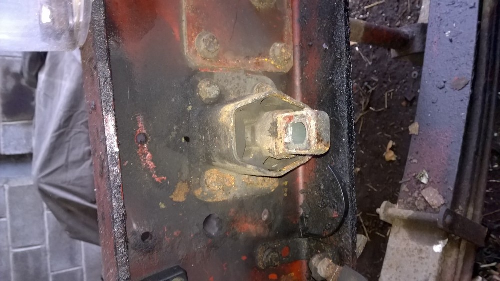 FRONT ENGINE MOUNT - REMOVED EUROCARGO 180-E-24
