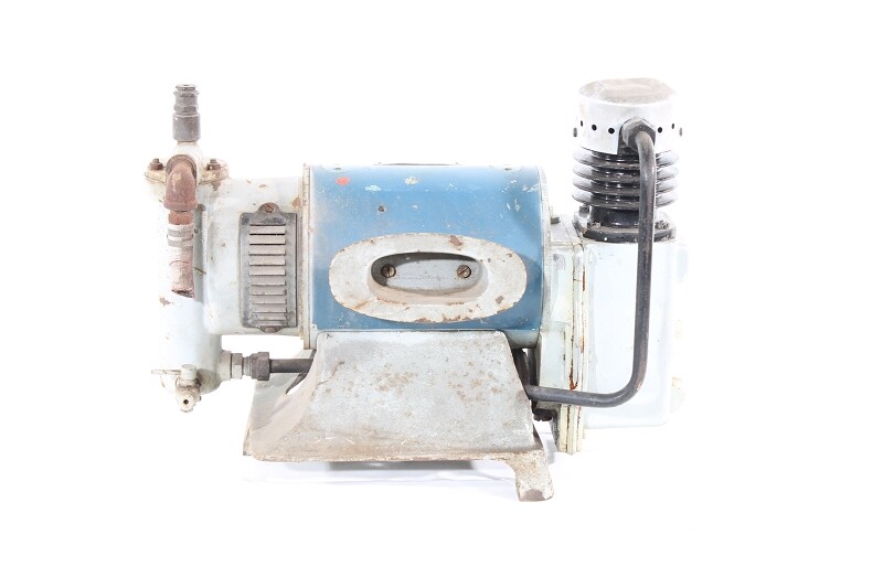 Old Compressor DDR Vintage Workshop Oldtimer GKW