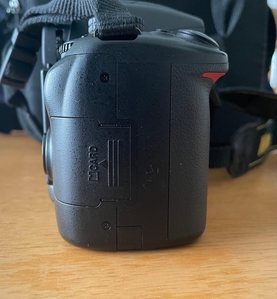 Nikon D5000 digital SLR camera double lens set