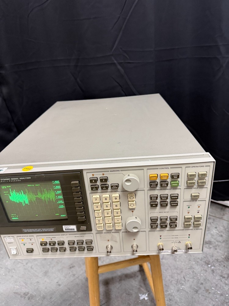 HP 3562A Dynamic Signal Analyzer Powers On Loud Fan See Notes