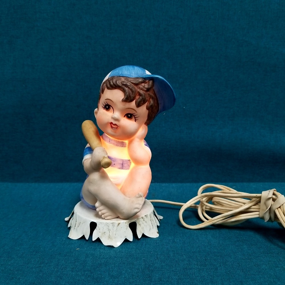 Vintage Underwriters Laboratories Ceramic Baseball Boy Lamp Light - WORKING!