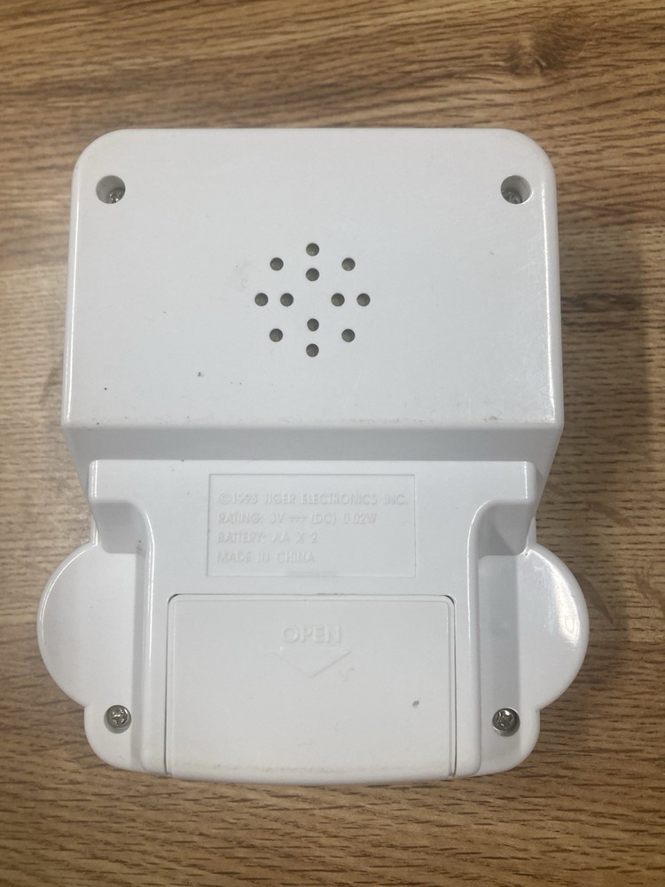 Tiger Electronics 3D Blade Skating LCD Handheld Game - 1993