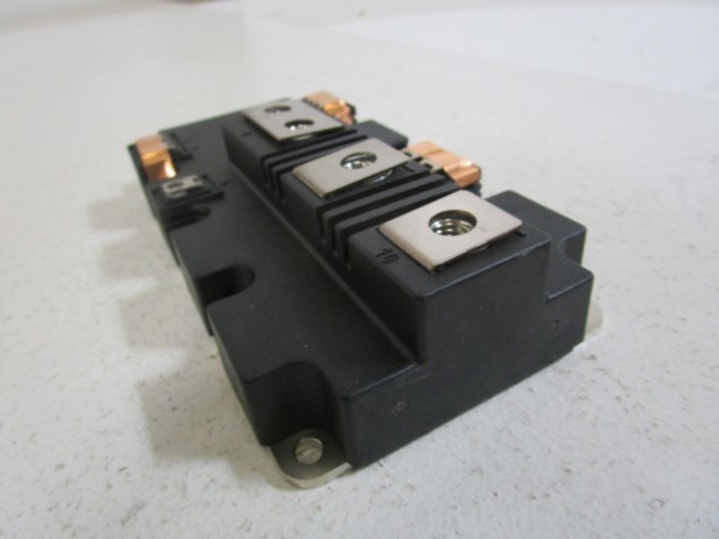 INFINEON TRANSISTOR MODULE FF900R12IP4D NSNP