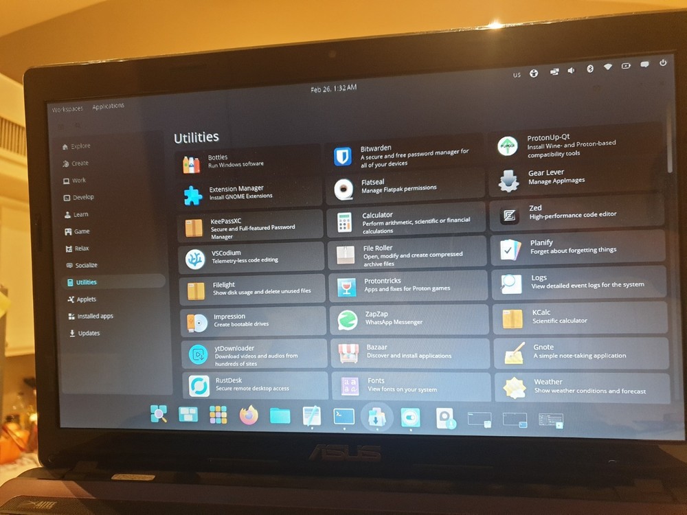 Linux Pop OS V24.04 LTS, 64-bit, Bootable Live and Install USB Flash Drive