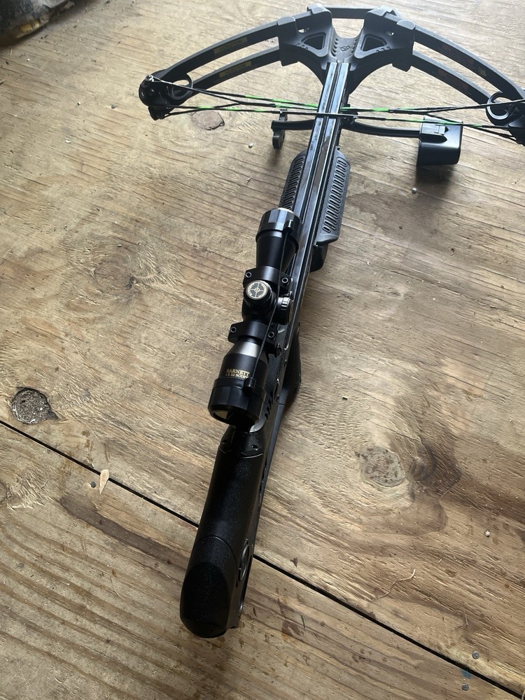 Barnett Quad Edge Crossbow Black 4x32 Scope With Pullback String