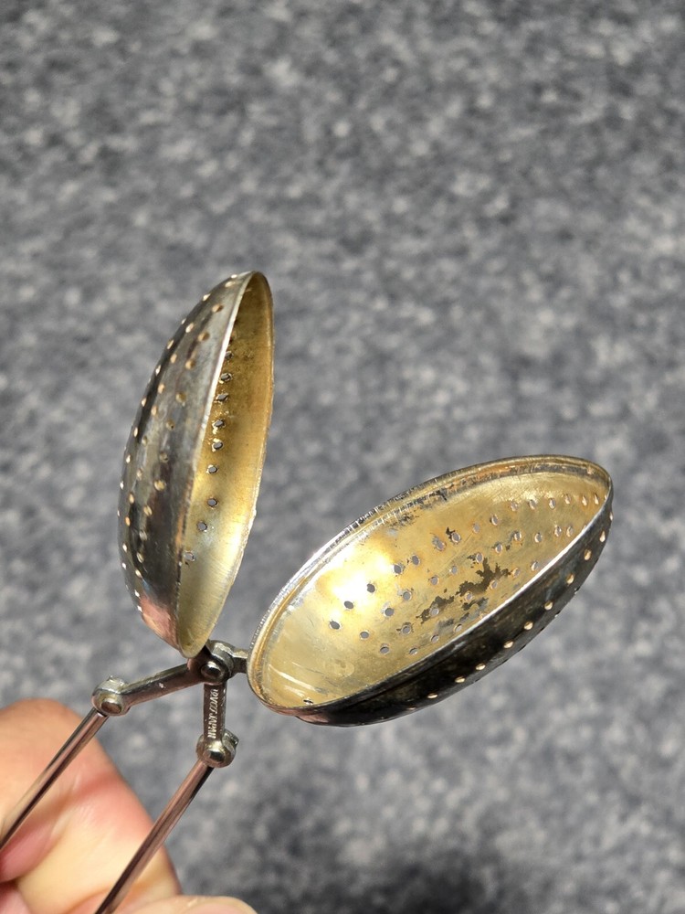 Vtg Tea Infuser Japan Made Spoon Leaf Strainer Hinged Steeper Leaf & Herb