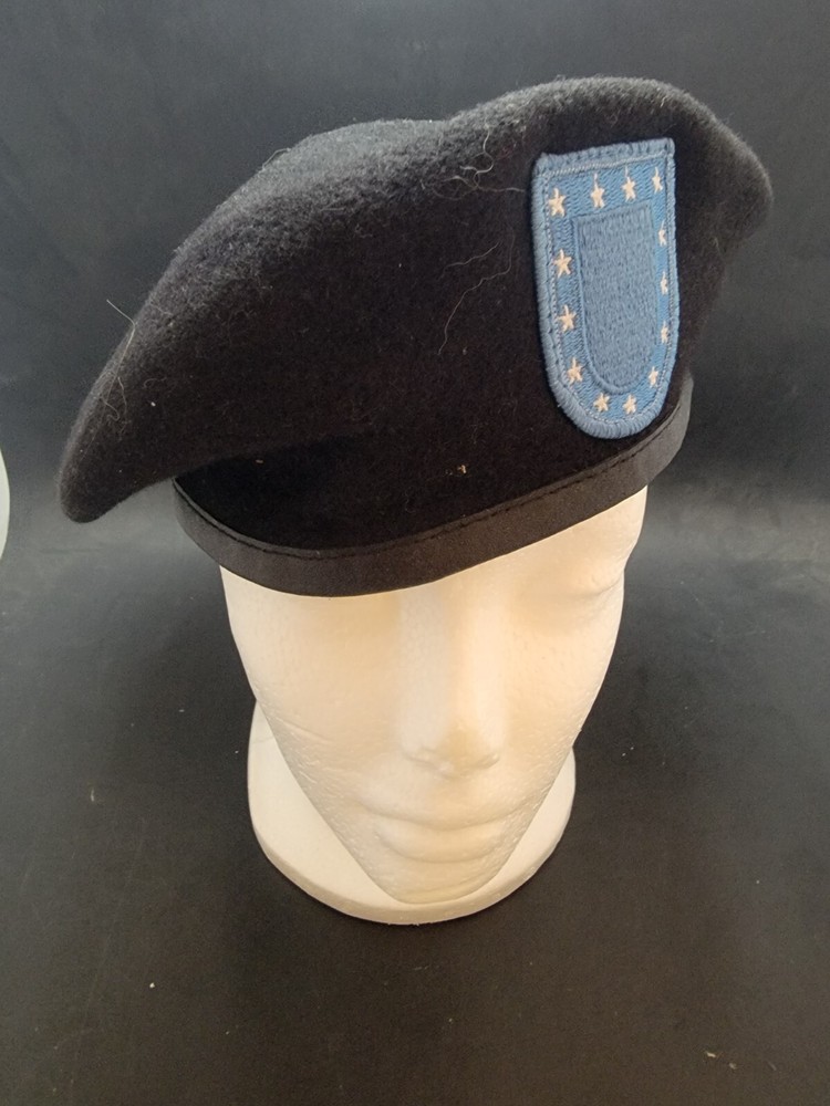 US Army Black Wool Beret with Flash Patch - Size: M ( 7 )
