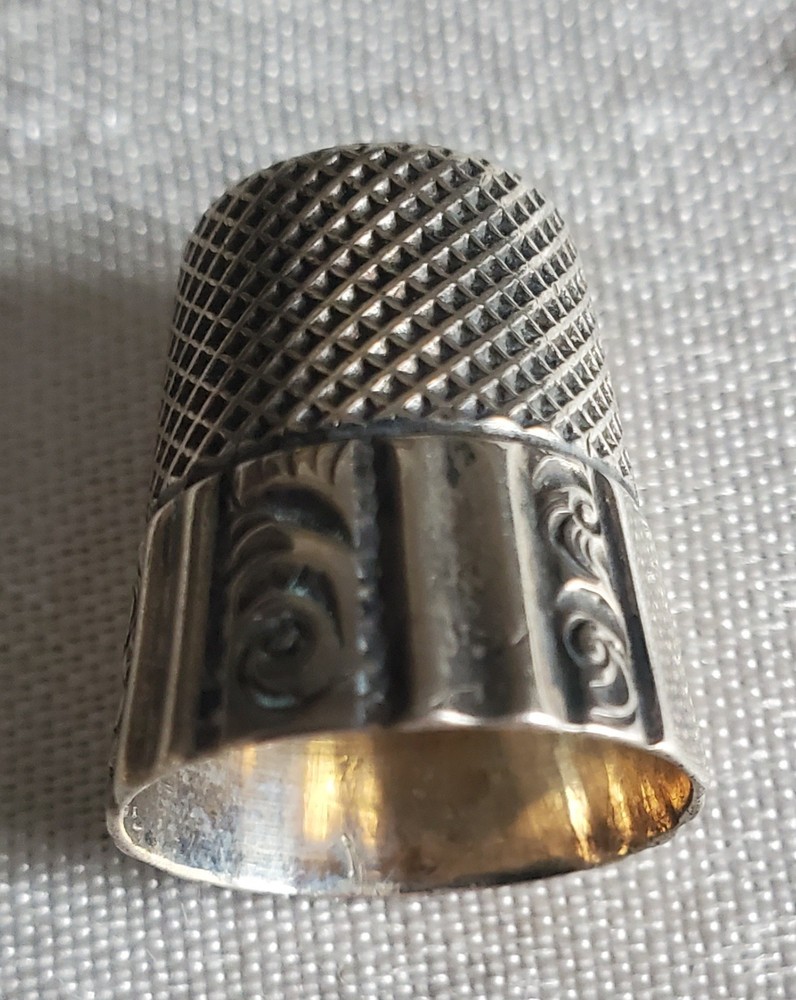 Vintage sterling silver thimble size 9