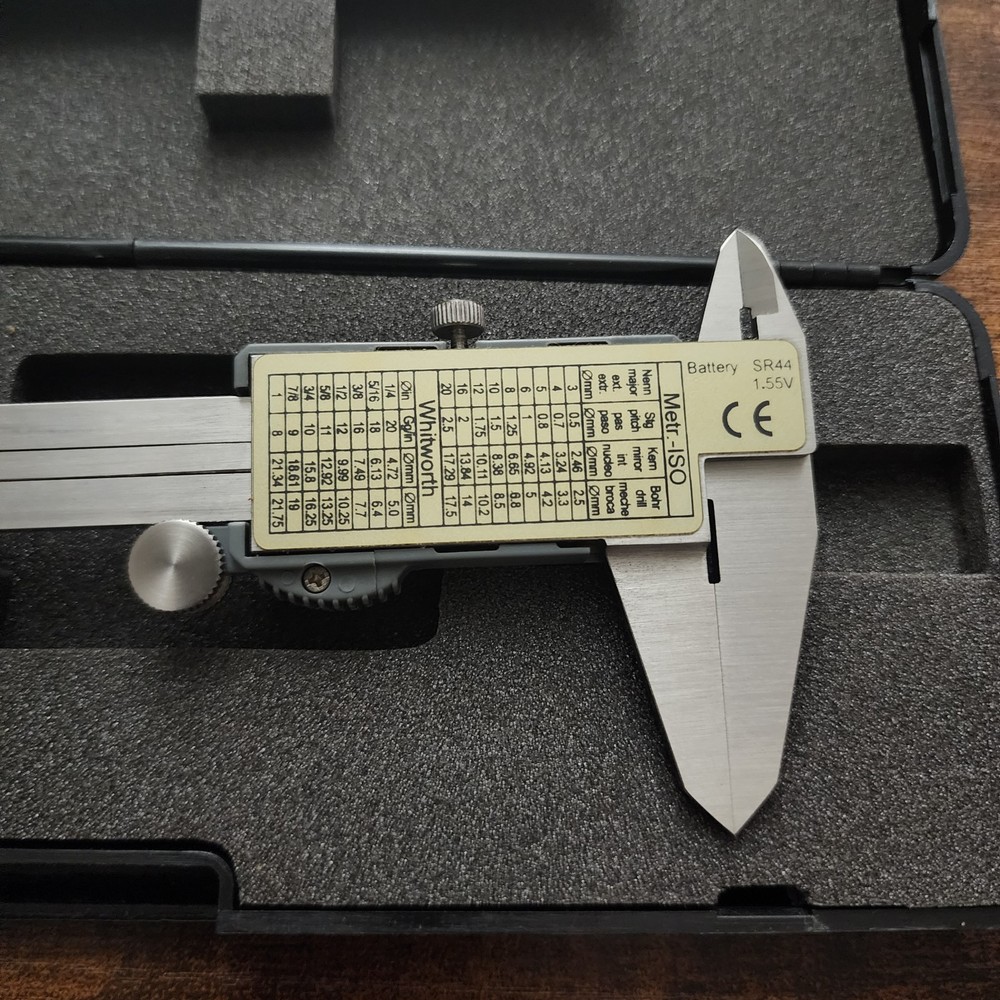 Electronic Digital Caliper 0-150 mm w/Large LED Screen With Case Stone Measuring