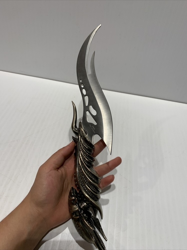 Alien Queen Dagger Knife 14.5 Inches
