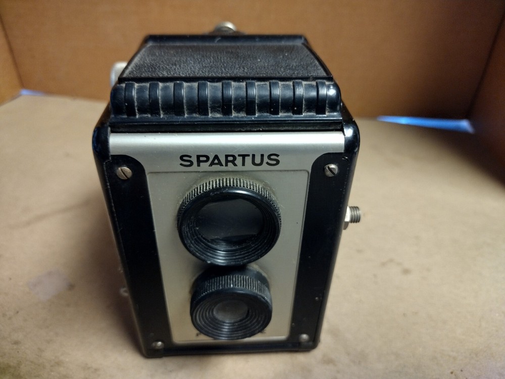 Village Spartus Full View Camera