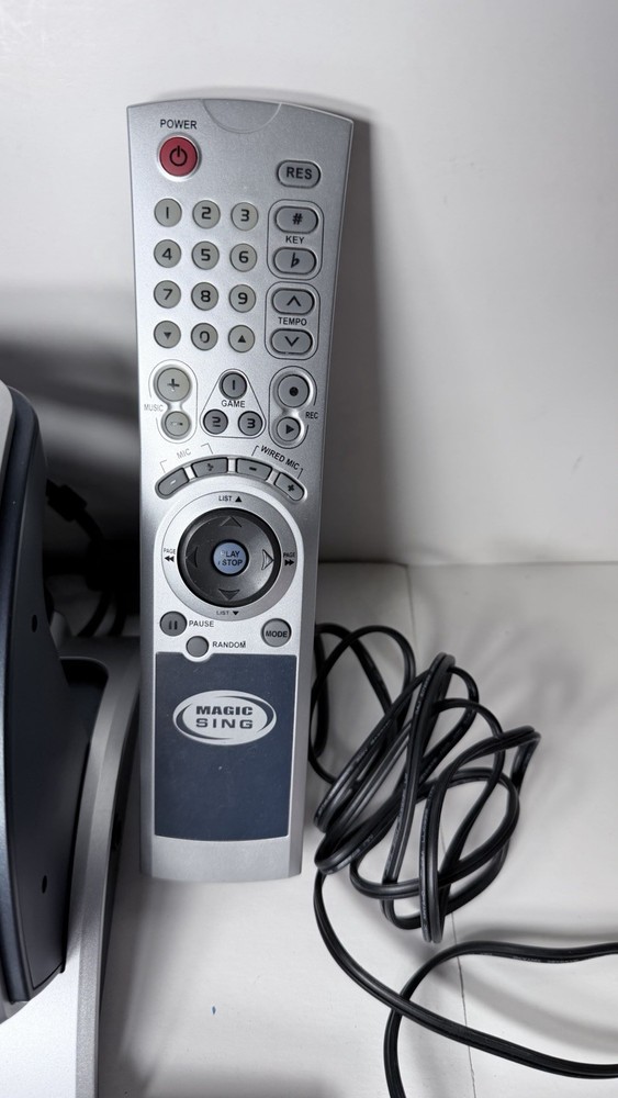 MAGIC SING ED-11000 KARAOKE SYSTEM W/ WIRELESS MICROPHONE