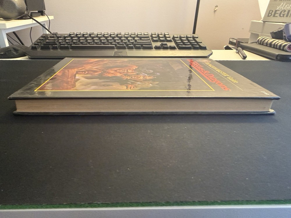 Advanced Dungeons & Dragons Dungeon Masters Guide 2160 Hardcover First Printing