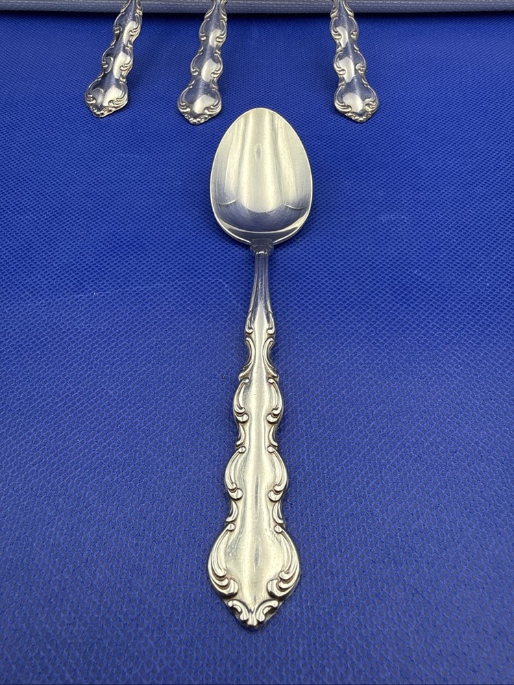 Oneida MOZART Deluxe Stainless Teaspoon Glossy Silverware Flatware Set 4