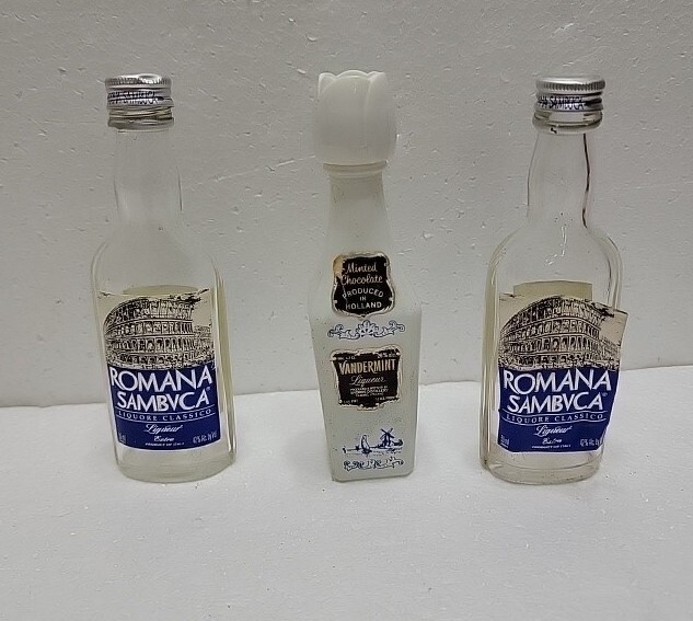 1 Vandermint 2 Romana Sambvca Mini Liquer Empty Vintage (A)