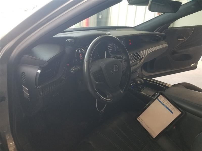 18 LEXUS LS500 NETWORK GATEWAY CONTROL MODULE 8911150110