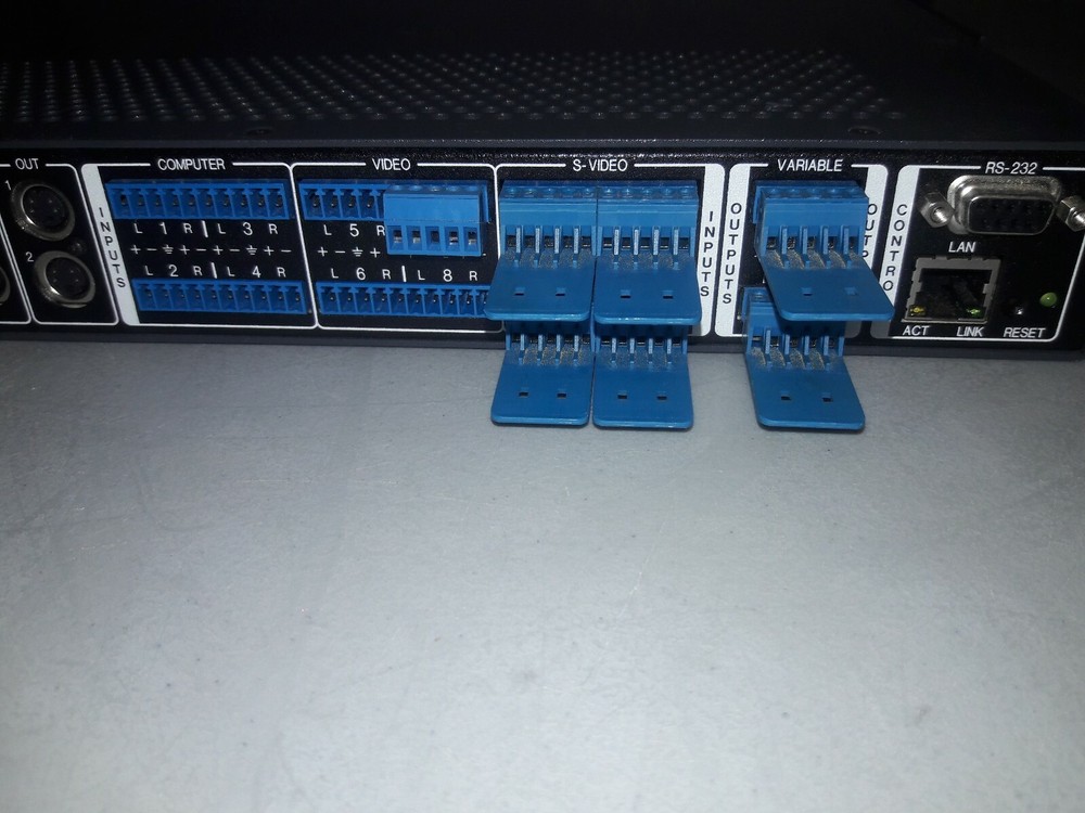 Extron MPX 423 A Media Presentation Matrix Switcher