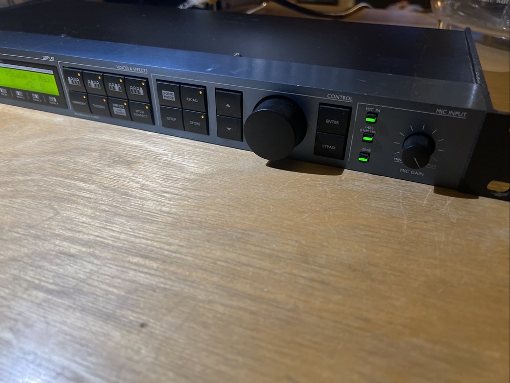 TC Helicon Voiceworks Vocal Harmonizer Effects