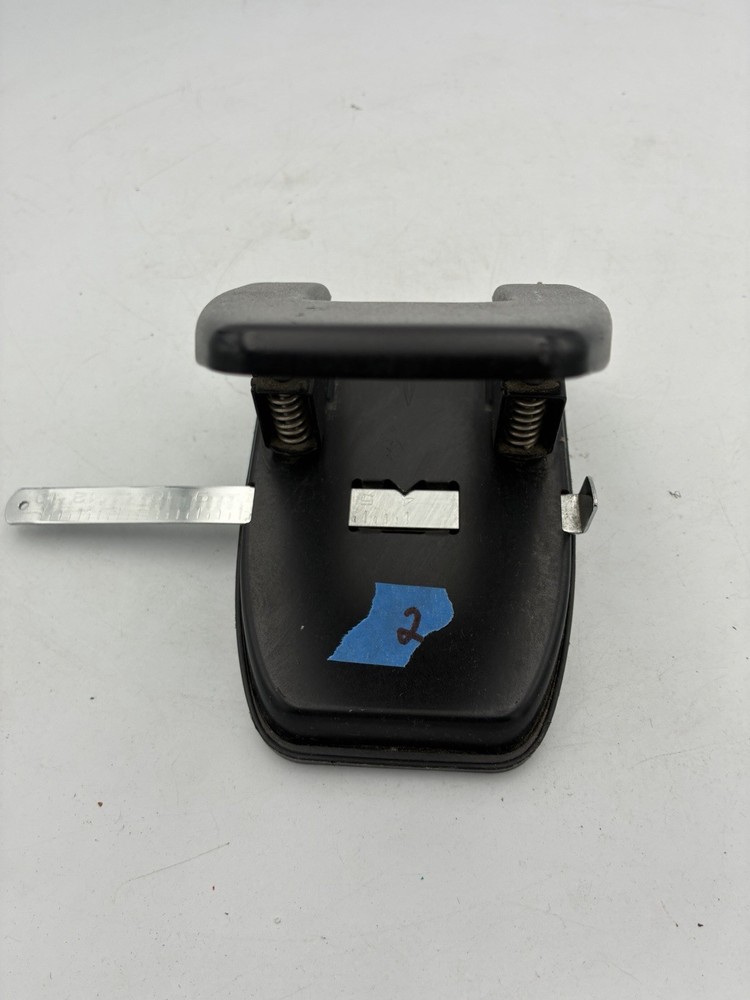 Heavy-Duty 2 Hole Punch 20 Sheets