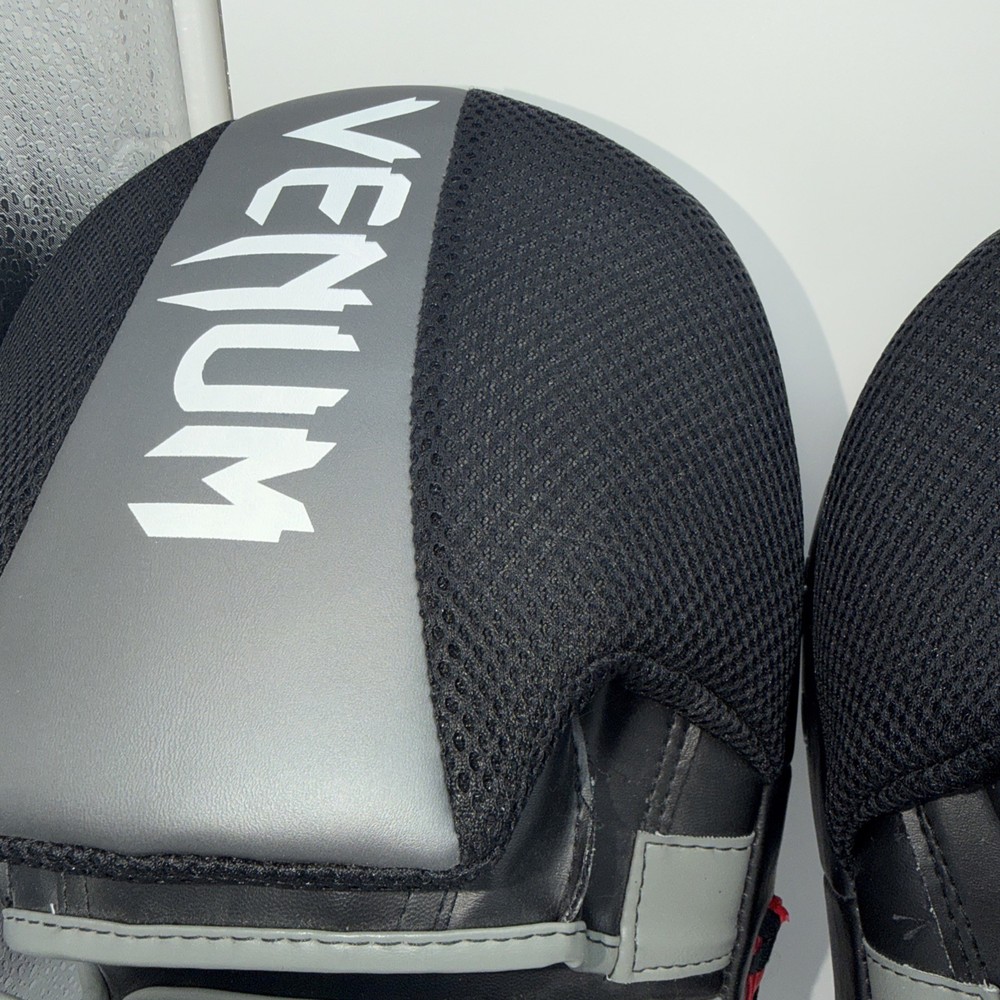 Venom Elite Big Focus Mitts In Black & Red