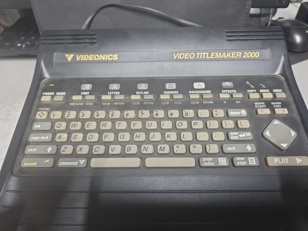 Videonics Video Titlemaker 2000 NTSC - As-Is, Unit Powers On Know Nothing Else