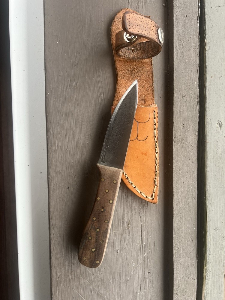 ￼ Vintage Drop Point Hunter