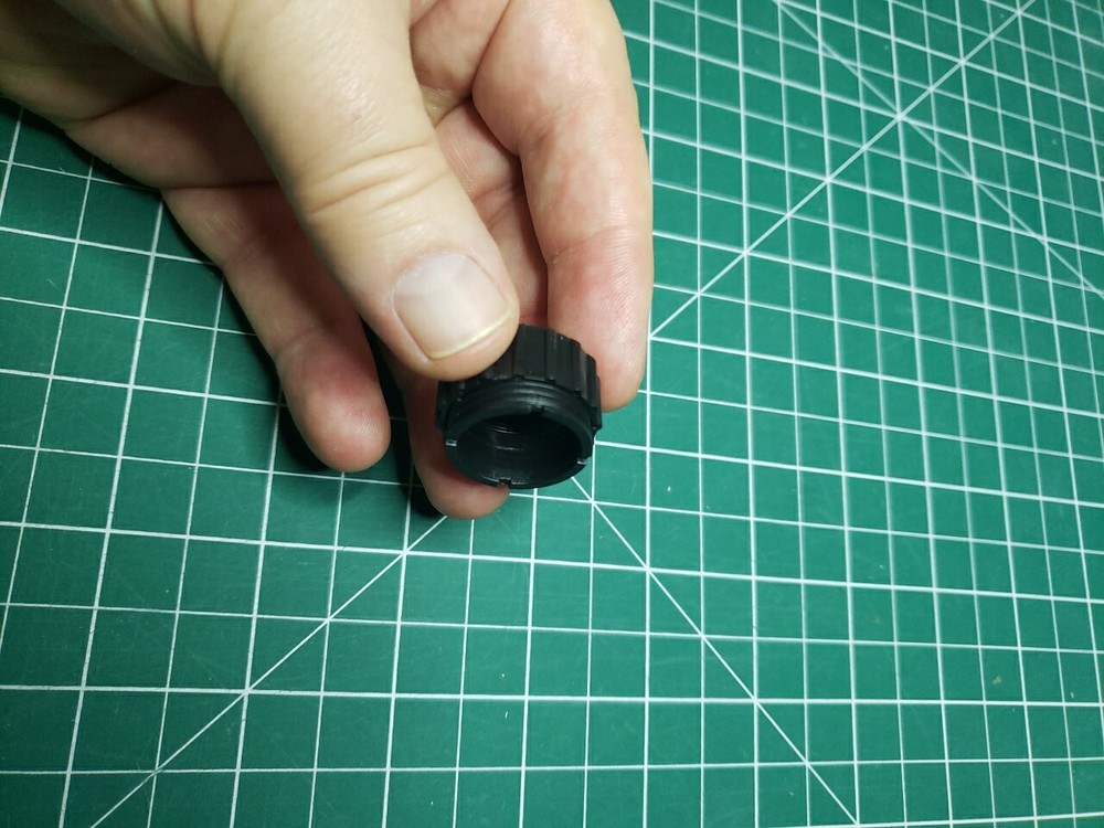Estes 18mm Screw-on Motor Retainer