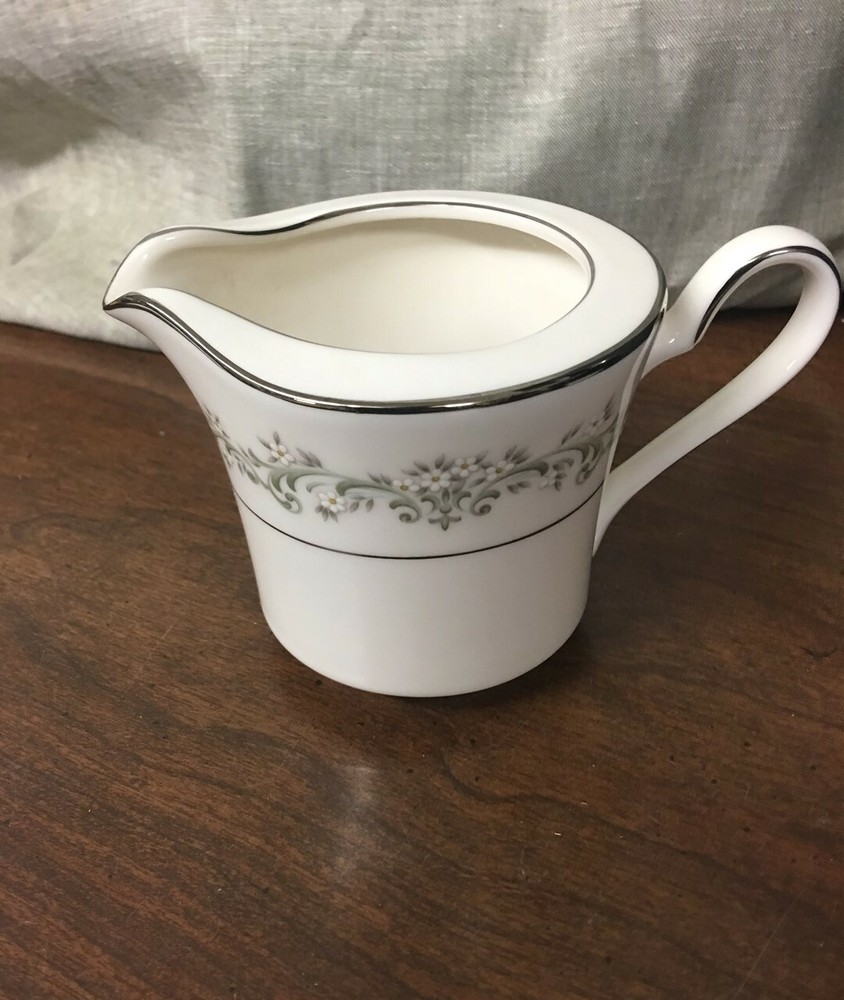 Noritake #7561 Parkridge Creamer