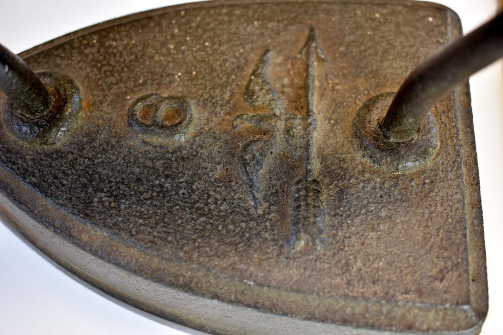 Antique Sad Iron - Wool Felt Bottom - Solid Iron Handle - 6 Eagle