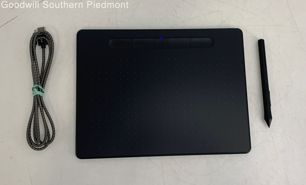 Wacom Intuos CTL-6100WL Graphics Tablet with Stylus Pen Bundle - Tested
