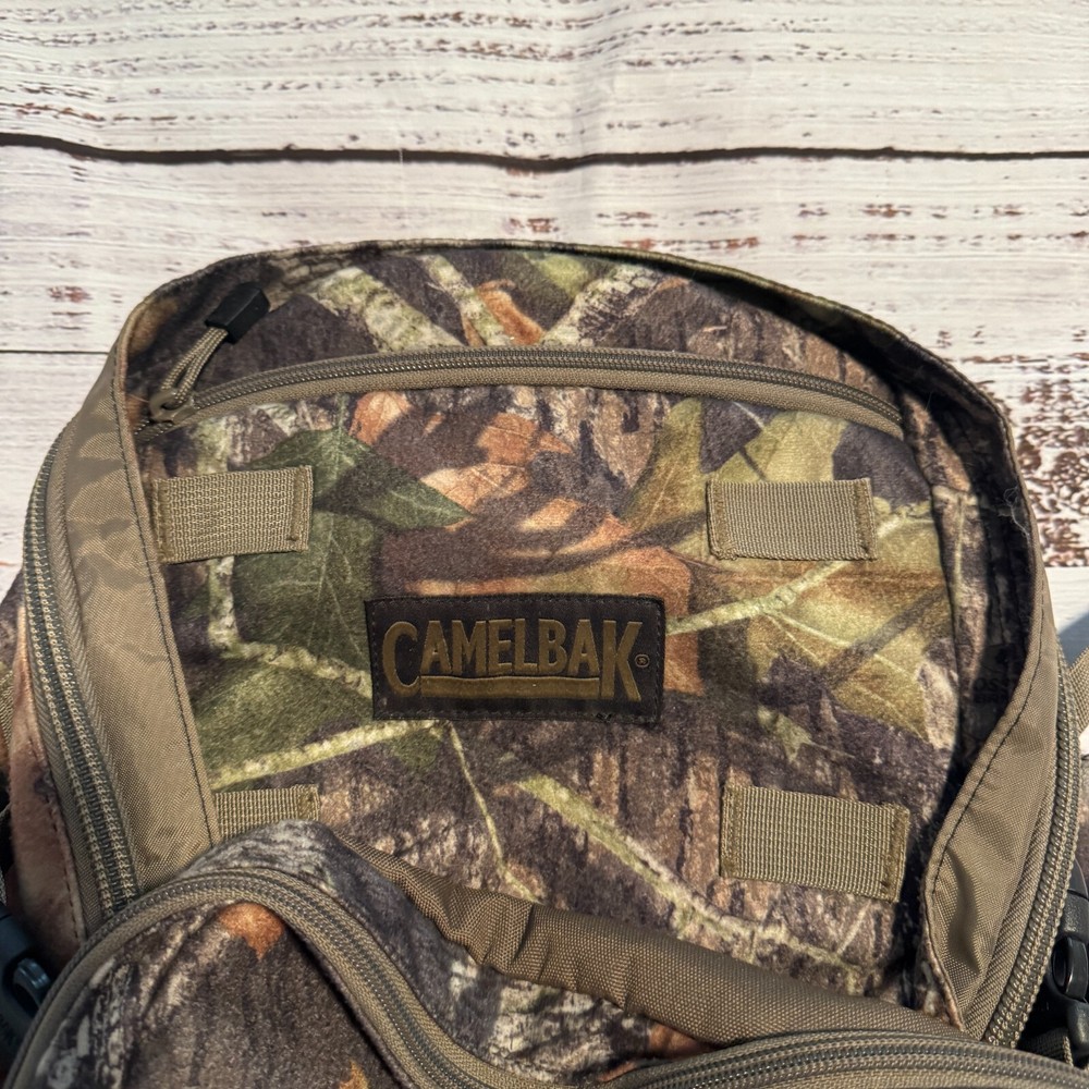 (TORN STRAP) Camelback Maximum Gear Motherlode Backpack Camouflage Hunting