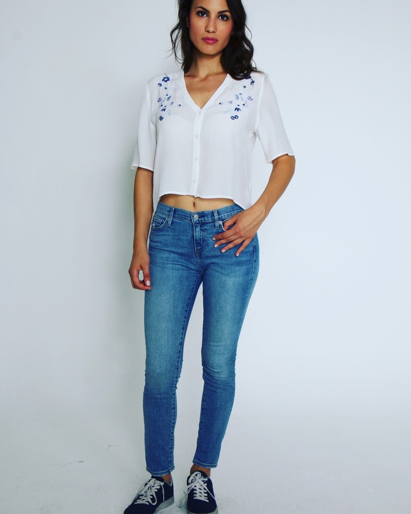 Modern Short-Sleeve Blouse – Chic & Versatile