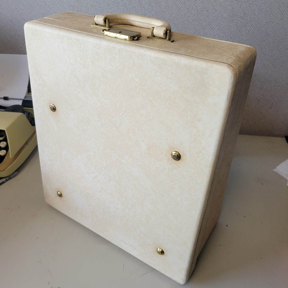 Olivetti Studio 44 SCRIPT Manual Portable Typewriter w/ Original Case - NICE !