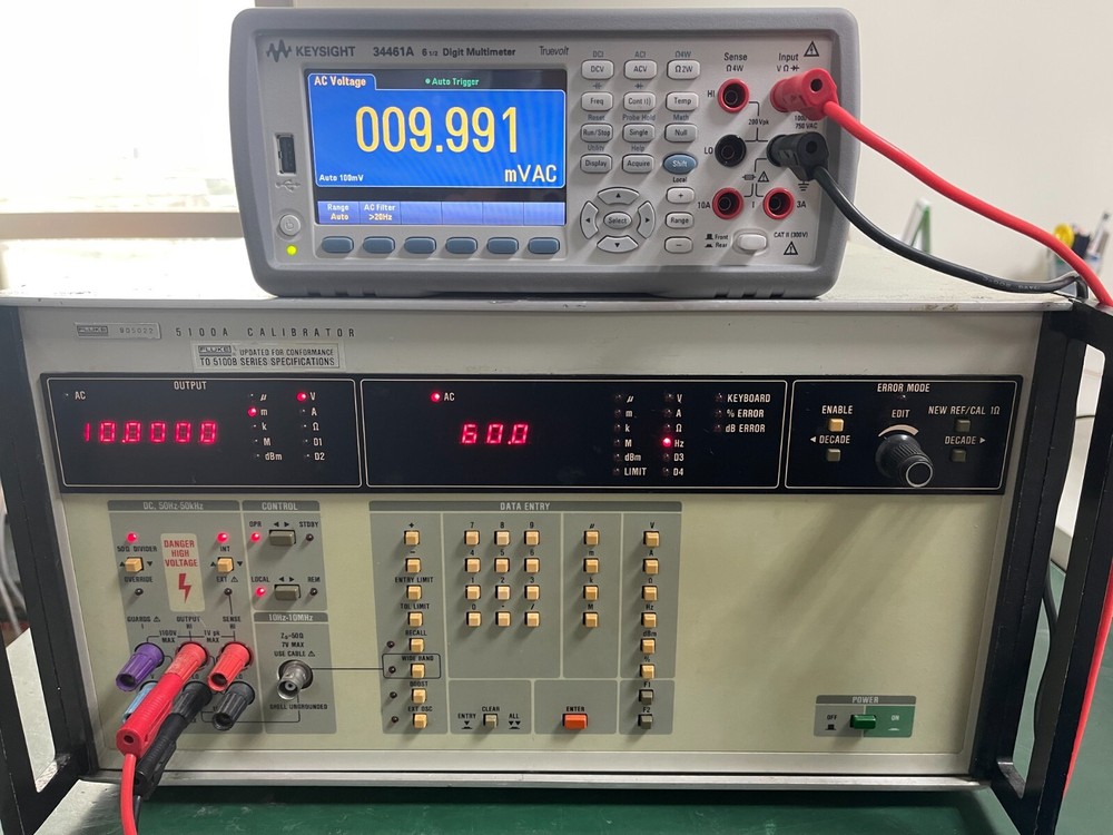 Fluke 5100A Calibrator (Front panel updated To 5100B Series Specifications)_5022