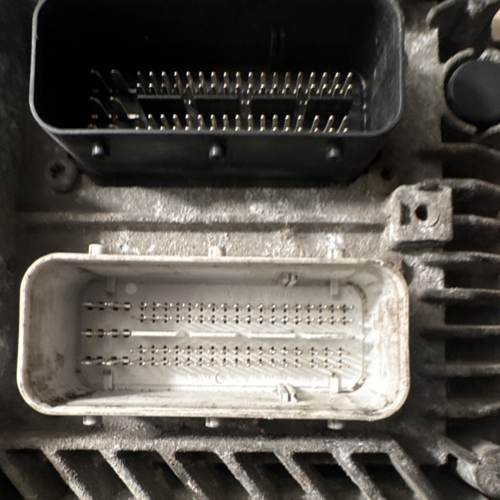 International 1881708C92 SID903 ECM Engine Control Module 5WS40500/04 – Core