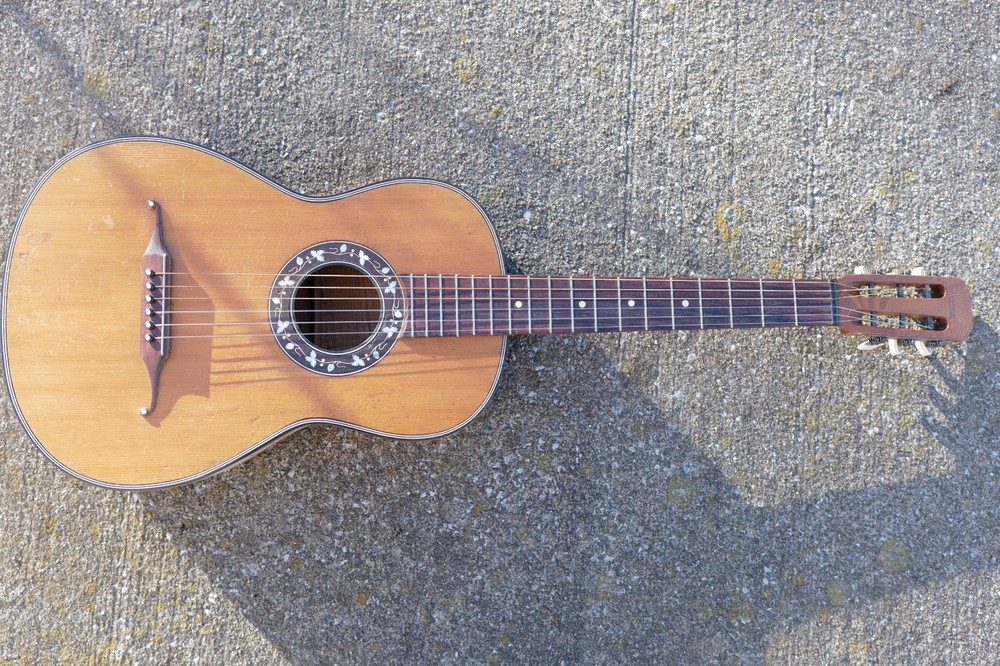 Gustav Herrnsdorf Romantic guitar 1920s Natural