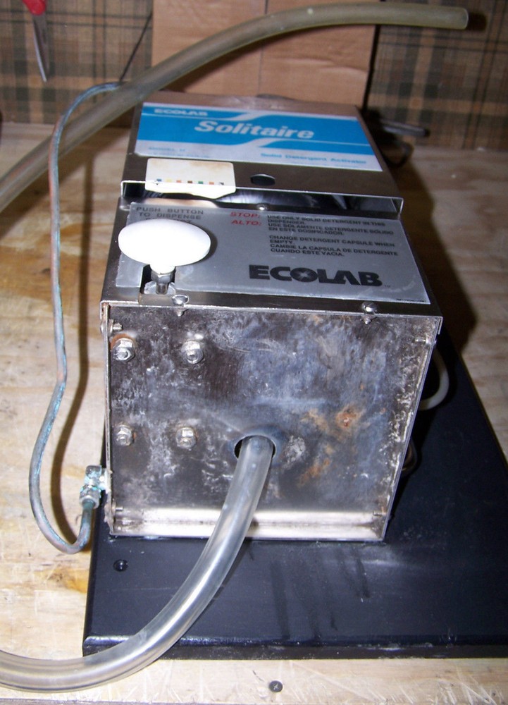 ECOLAB Solitaire Solid Detergent Activator