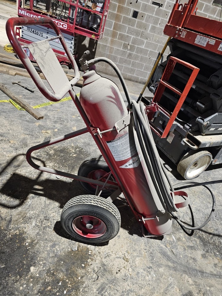 50LB Carbon Dioxide Fire Extingisher