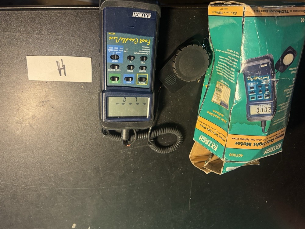 EXTECH Heavy Duty Light Meter Model 407026