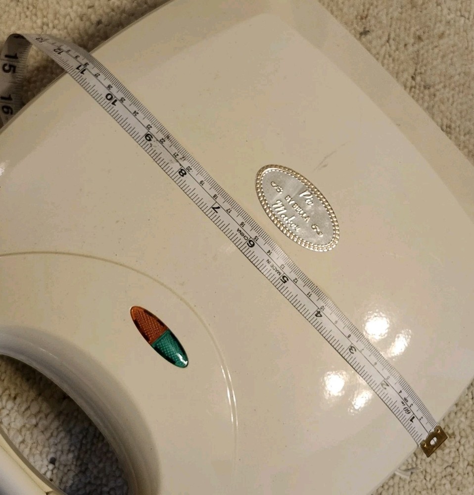 Pie by Bella Non-Stick Personal Pie Maker 4 Mini Baking Griddle No Dough Cutter