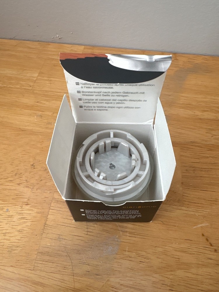 clarisonic sonic foundation brush 2173036 NIB